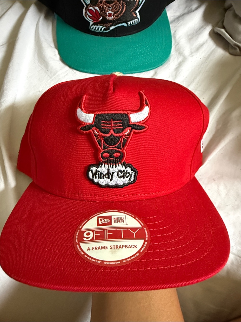 New Era Red Chicago Bulls Windy City Snapback Hat